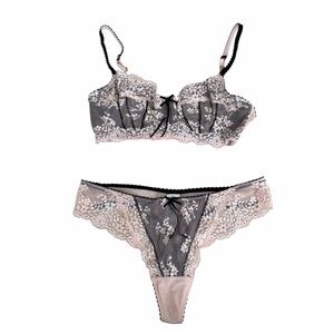 VTG Elle Macpherson Bra & Thong Panties Set 32C Small, Lace, Ribbons, 90s Y2K